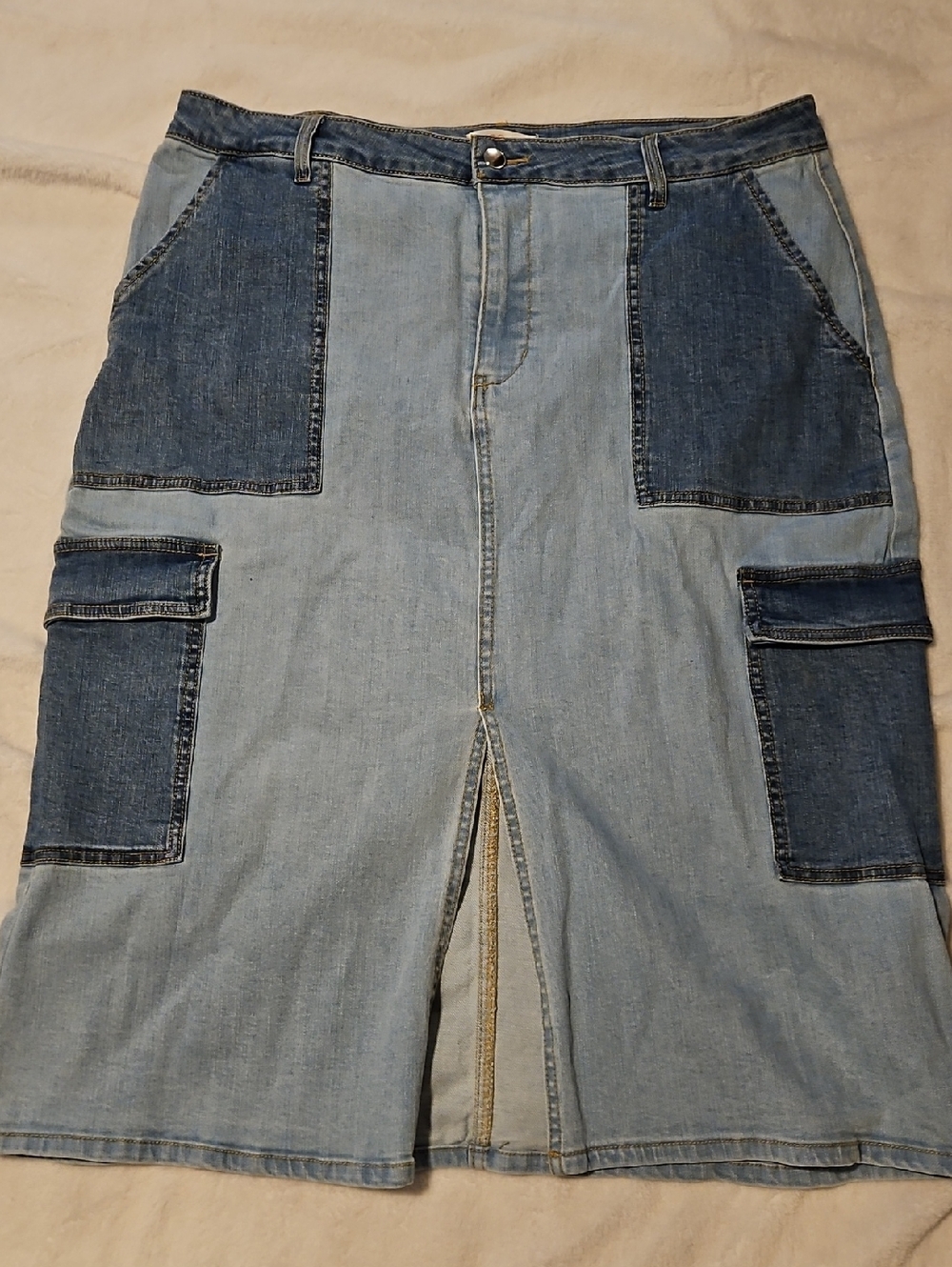 Two-Tone Light Blue Denim Cargo Straight Skirt